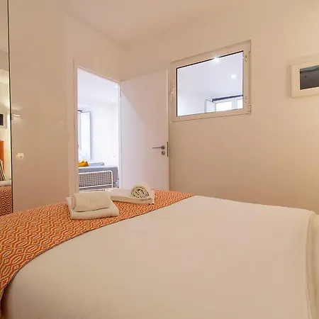 Cais Sodre Duplex By Homing Lisbon